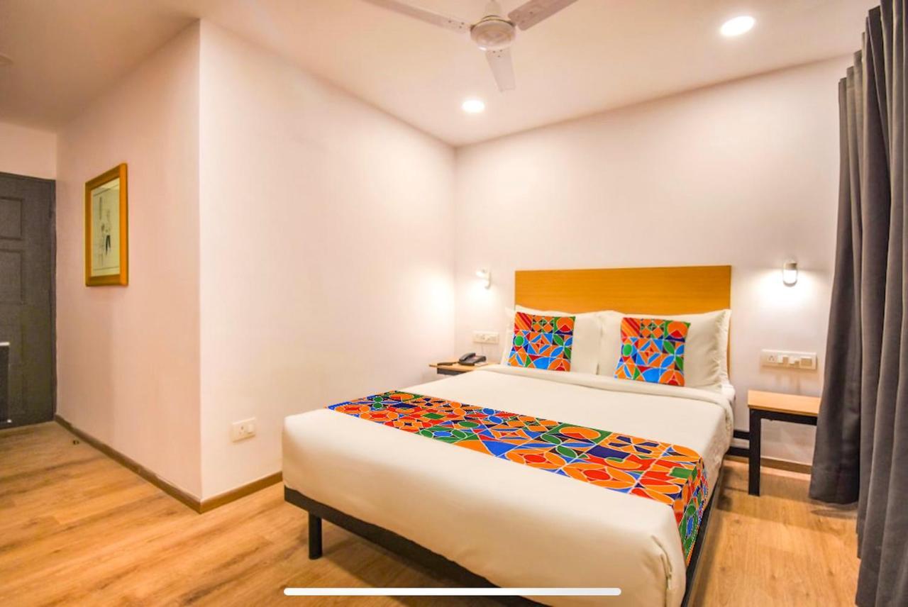 Fabexpress Heera Holiday Inn Колката Екстер'єр фото